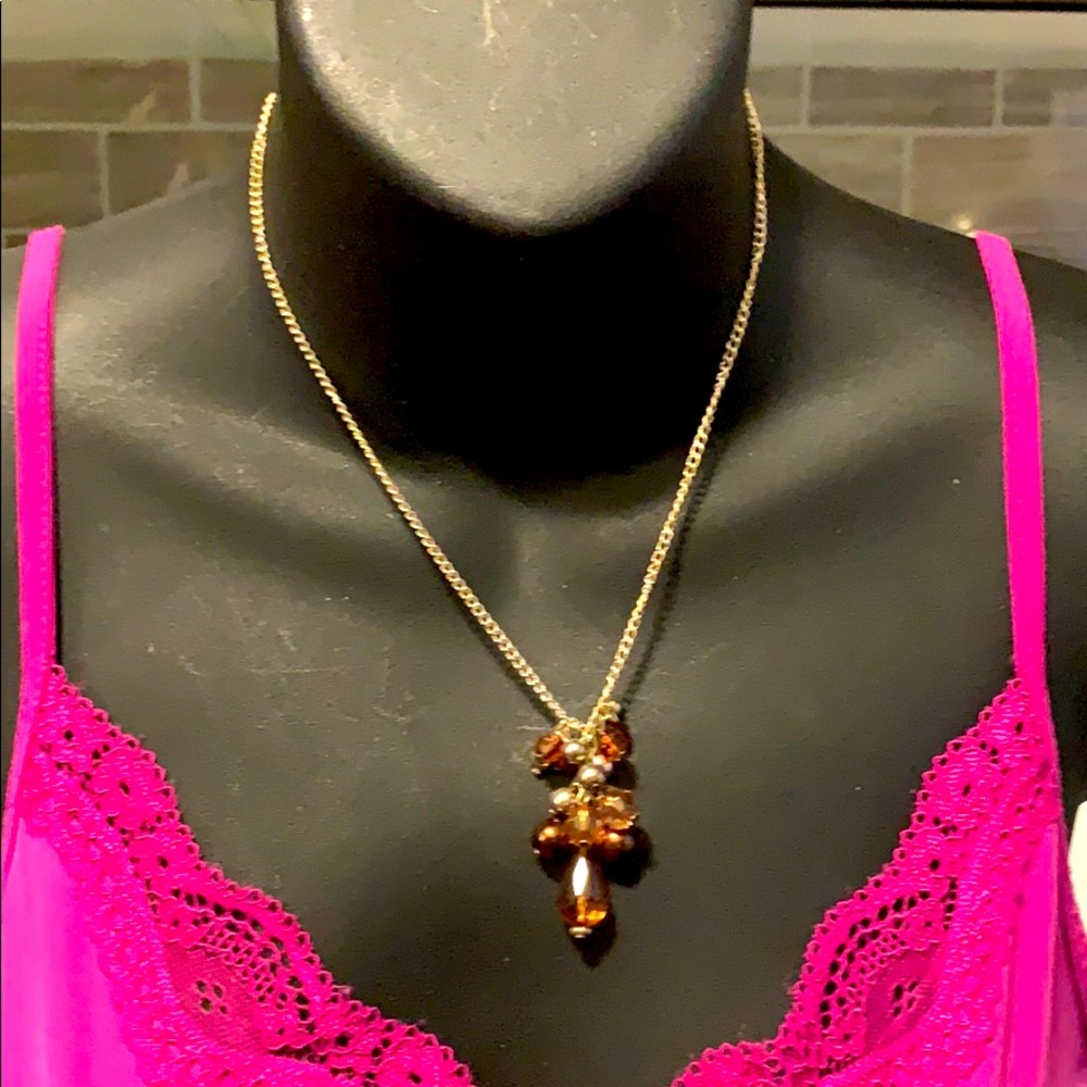 Bunches of beads chained necklace